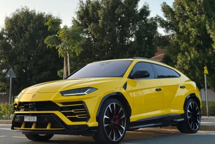 Lamborghini Urus Yellow